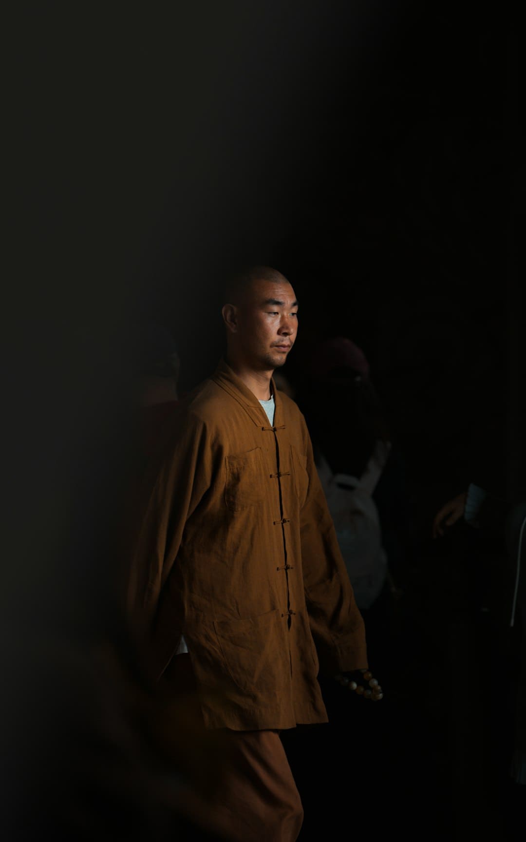 机器人跳舞、护校定制公交上新……开学首日的“构思”太多了